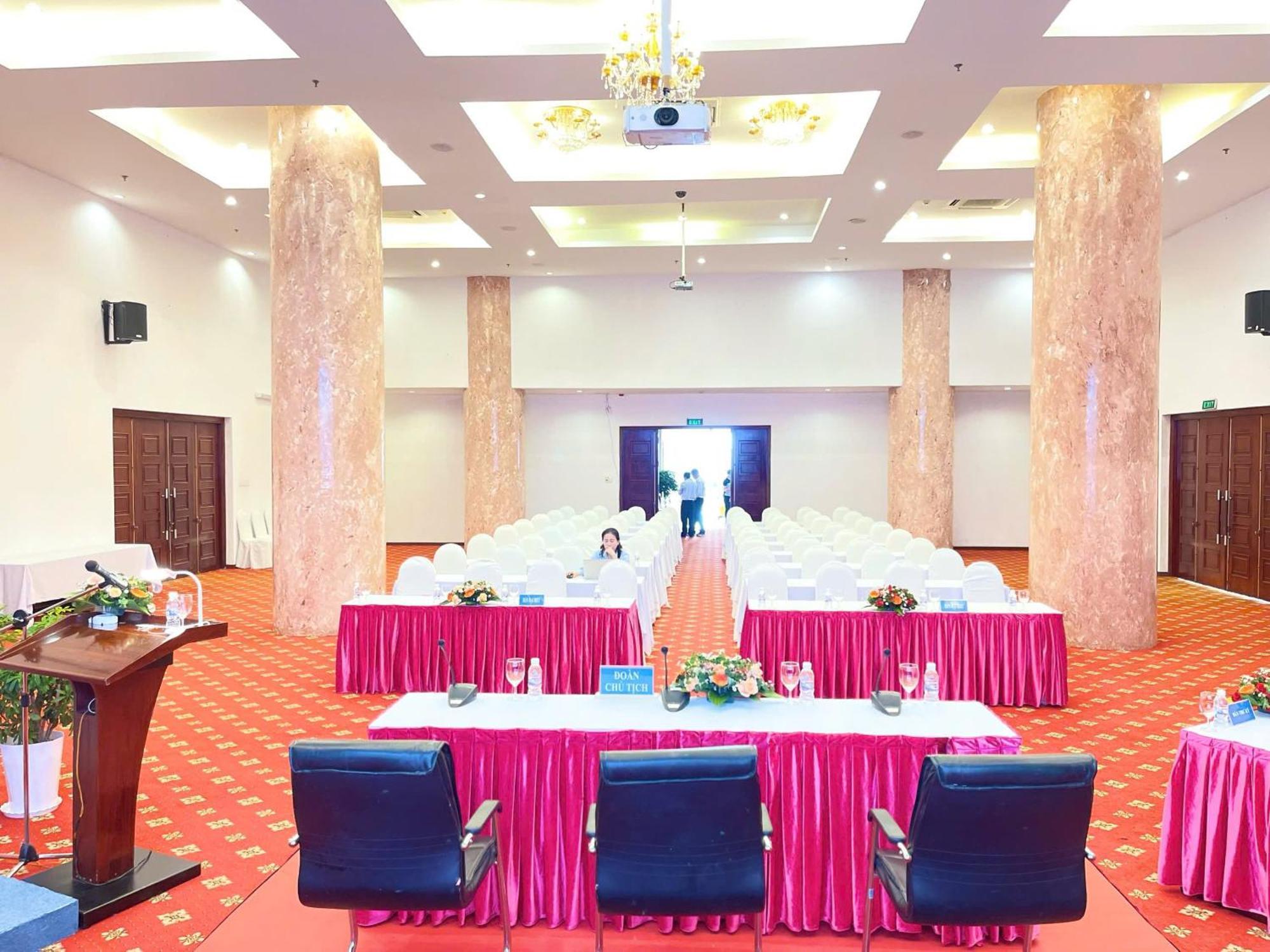 Dakruco Hotel Буон Ма Туот Екстериор снимка